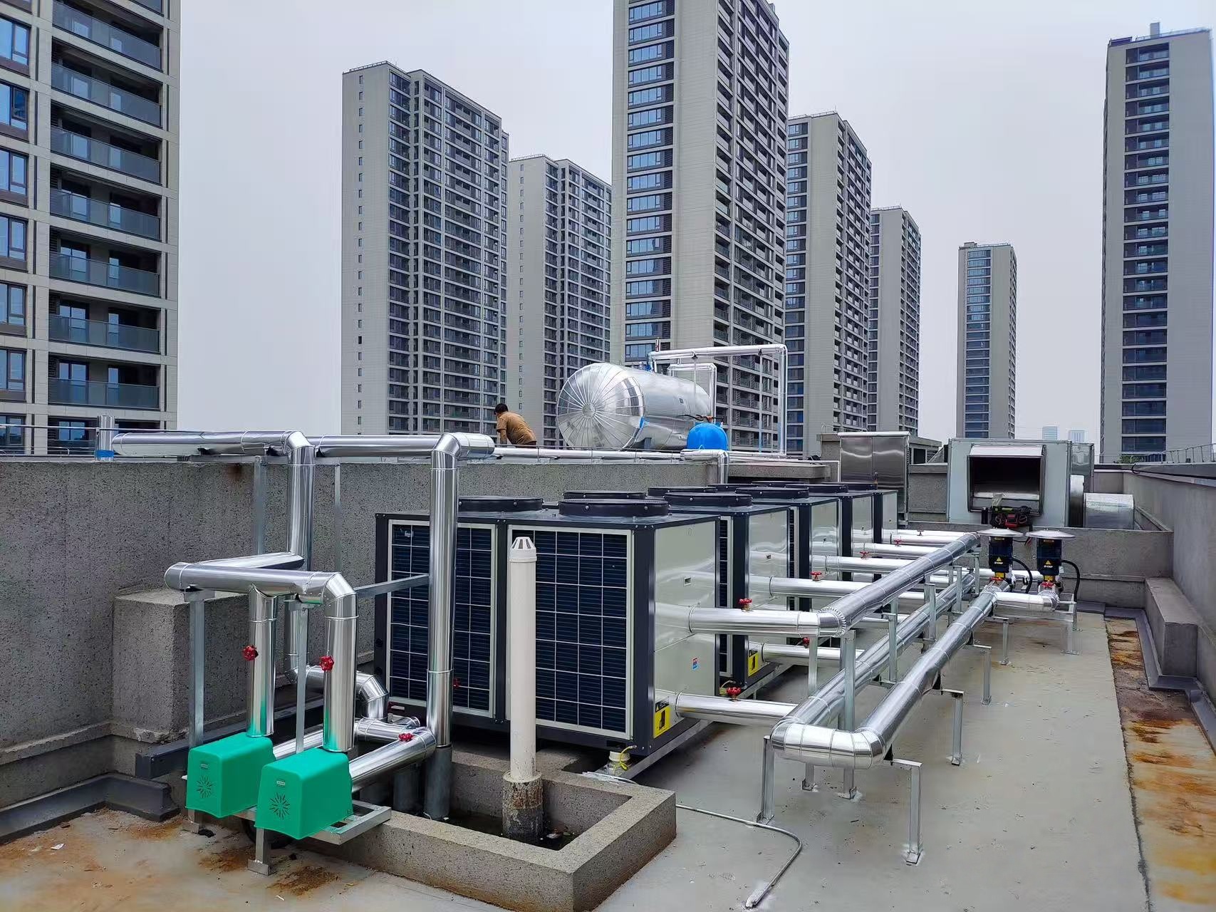 Fluktuasi energi internasional saya tambah akeh, lan pompa panas dual-sumber nawakake konservasi energi, stabilitas, nyuda biaya, lan dandan efisiensi.
